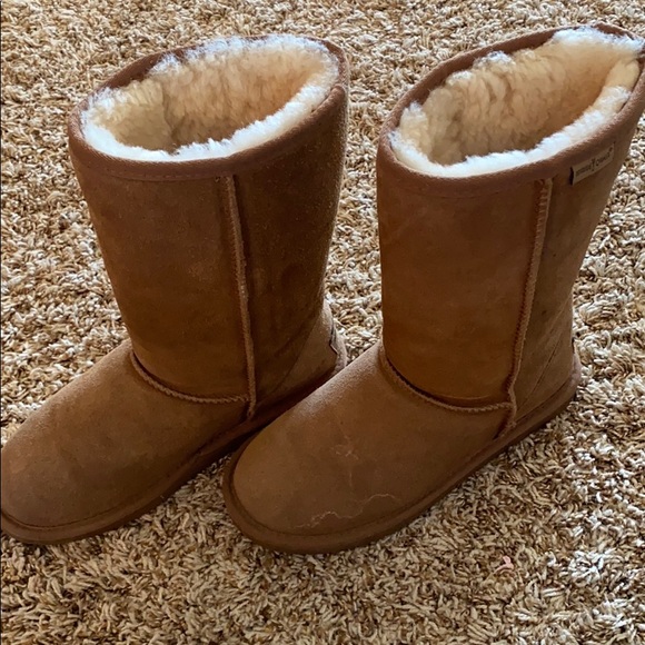 Minnetonka Shoes - Women’s Minnetonka boots